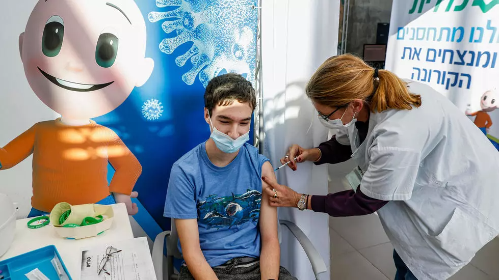 Vaksineprodusentene tester nå ut Covid-vaksiner på spedbarn